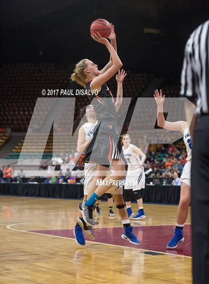 Thumbnail 3 in Lakewood vs. Highlands Ranch (CHSAA 5A  Great 8) photogallery.