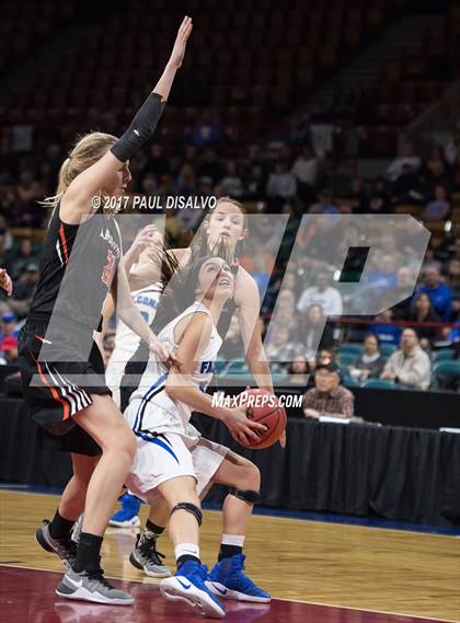 Thumbnail 2 in Lakewood vs. Highlands Ranch (CHSAA 5A  Great 8) photogallery.