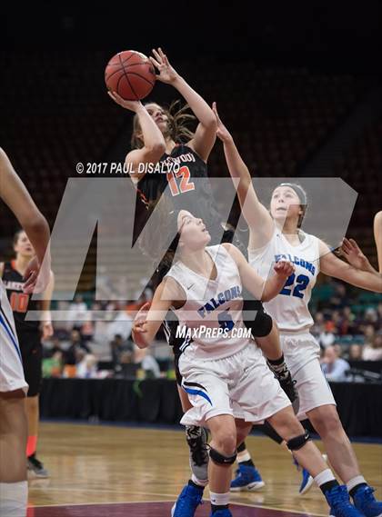 Thumbnail 3 in Lakewood vs. Highlands Ranch (CHSAA 5A  Great 8) photogallery.
