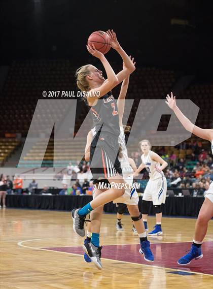 Thumbnail 2 in Lakewood vs. Highlands Ranch (CHSAA 5A  Great 8) photogallery.