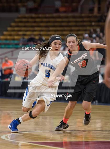 Thumbnail 2 in Lakewood vs. Highlands Ranch (CHSAA 5A  Great 8) photogallery.