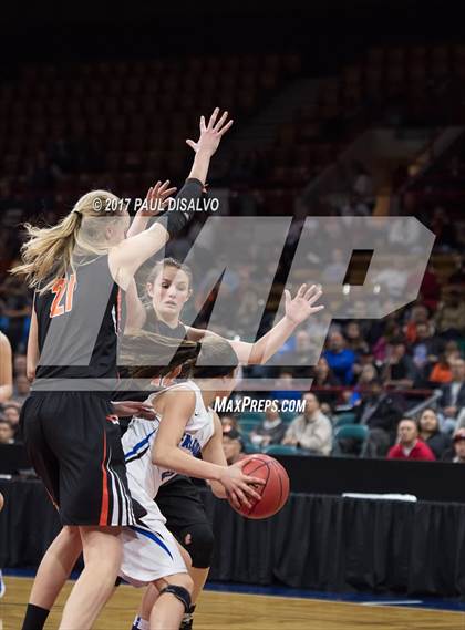Thumbnail 1 in Lakewood vs. Highlands Ranch (CHSAA 5A  Great 8) photogallery.