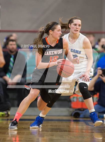 Thumbnail 3 in Lakewood vs. Highlands Ranch (CHSAA 5A  Great 8) photogallery.