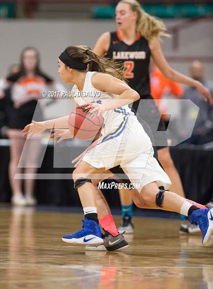 Thumbnail 3 in Lakewood vs. Highlands Ranch (CHSAA 5A  Great 8) photogallery.