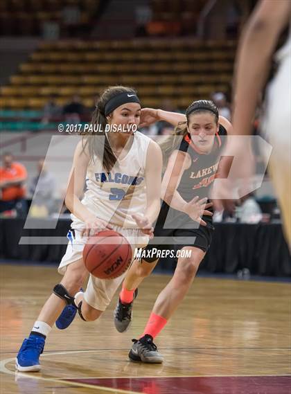 Thumbnail 2 in Lakewood vs. Highlands Ranch (CHSAA 5A  Great 8) photogallery.