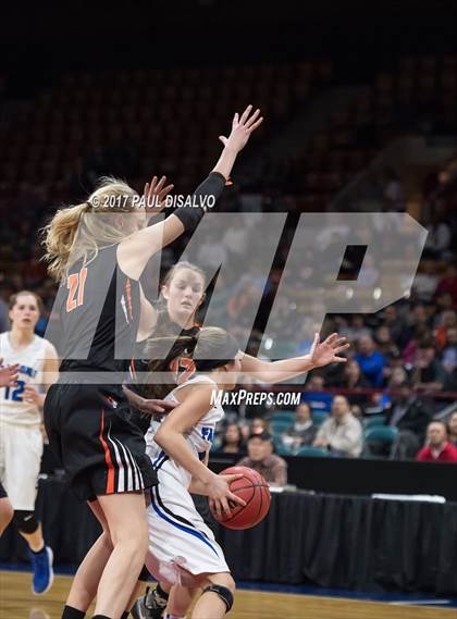 Thumbnail 3 in Lakewood vs. Highlands Ranch (CHSAA 5A  Great 8) photogallery.