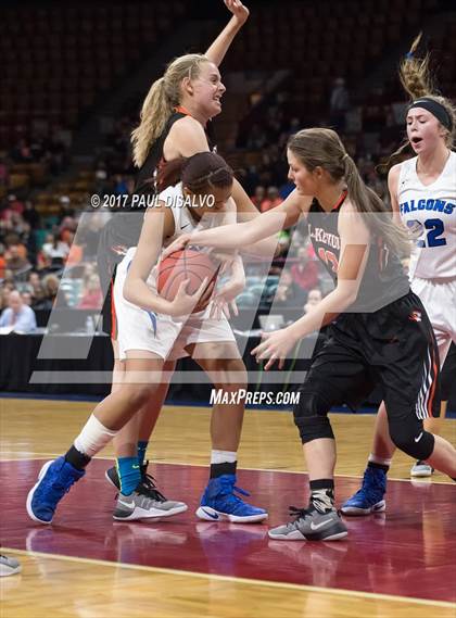 Thumbnail 3 in Lakewood vs. Highlands Ranch (CHSAA 5A  Great 8) photogallery.