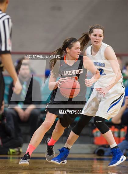 Thumbnail 2 in Lakewood vs. Highlands Ranch (CHSAA 5A  Great 8) photogallery.