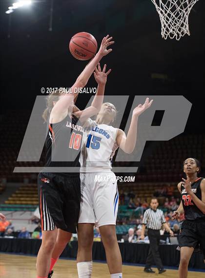 Thumbnail 1 in Lakewood vs. Highlands Ranch (CHSAA 5A  Great 8) photogallery.