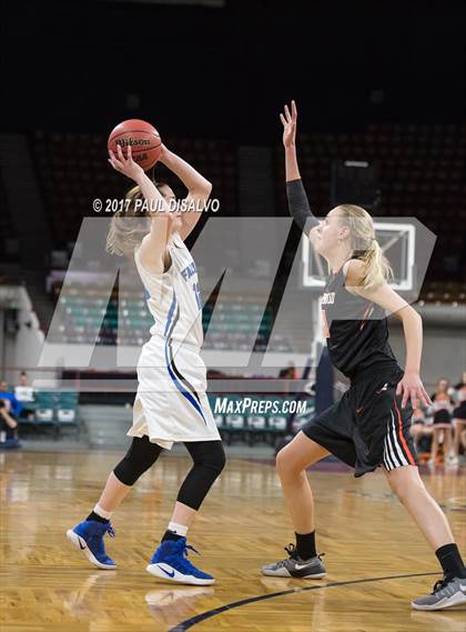 Thumbnail 1 in Lakewood vs. Highlands Ranch (CHSAA 5A  Great 8) photogallery.