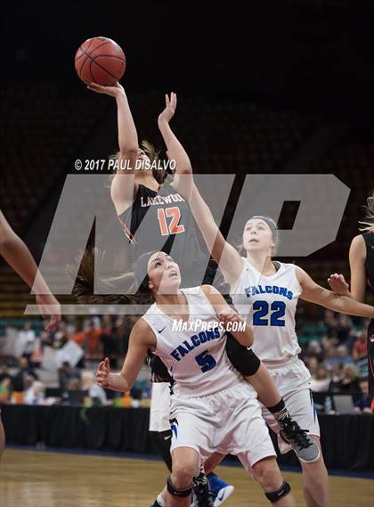 Thumbnail 1 in Lakewood vs. Highlands Ranch (CHSAA 5A  Great 8) photogallery.