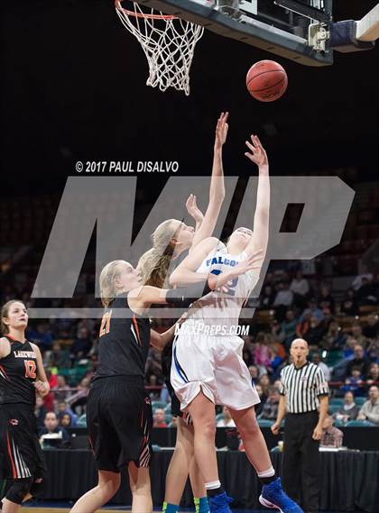 Thumbnail 3 in Lakewood vs. Highlands Ranch (CHSAA 5A  Great 8) photogallery.