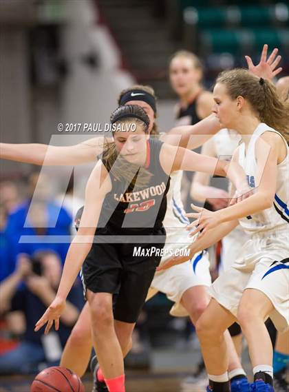 Thumbnail 2 in Lakewood vs. Highlands Ranch (CHSAA 5A  Great 8) photogallery.