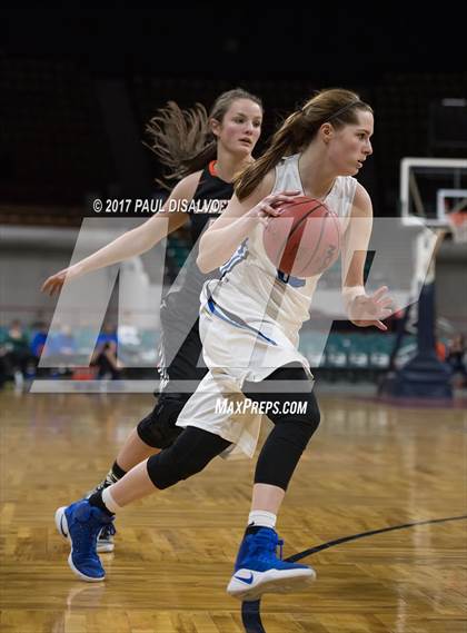 Thumbnail 1 in Lakewood vs. Highlands Ranch (CHSAA 5A  Great 8) photogallery.