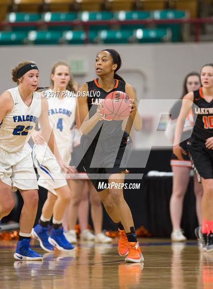 Thumbnail 3 in Lakewood vs. Highlands Ranch (CHSAA 5A  Great 8) photogallery.