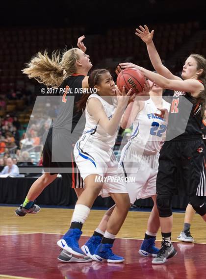 Thumbnail 3 in Lakewood vs. Highlands Ranch (CHSAA 5A  Great 8) photogallery.