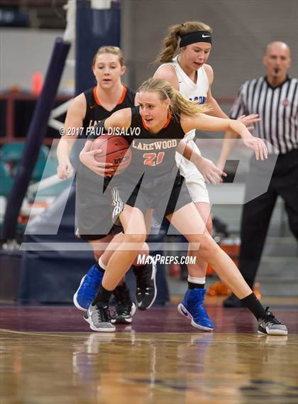 Thumbnail 3 in Lakewood vs. Highlands Ranch (CHSAA 5A  Great 8) photogallery.