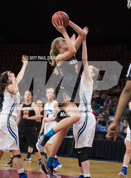 Thumbnail 3 in Lakewood vs. Highlands Ranch (CHSAA 5A  Great 8) photogallery.