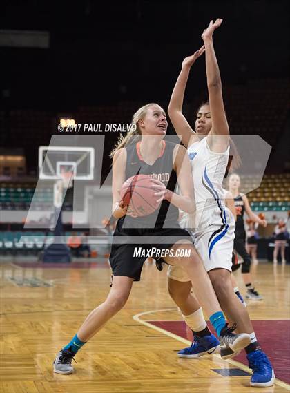 Thumbnail 3 in Lakewood vs. Highlands Ranch (CHSAA 5A  Great 8) photogallery.