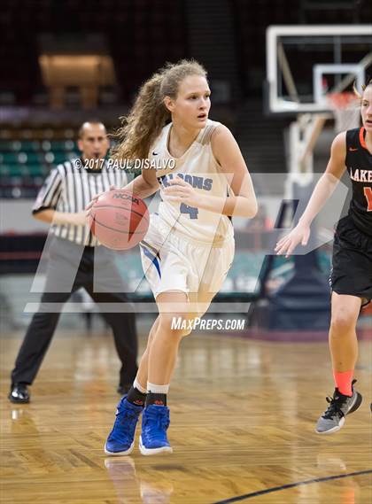 Thumbnail 1 in Lakewood vs. Highlands Ranch (CHSAA 5A  Great 8) photogallery.