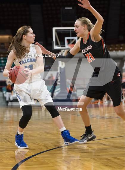 Thumbnail 2 in Lakewood vs. Highlands Ranch (CHSAA 5A  Great 8) photogallery.