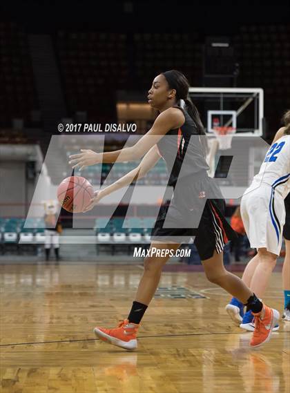 Thumbnail 1 in Lakewood vs. Highlands Ranch (CHSAA 5A  Great 8) photogallery.
