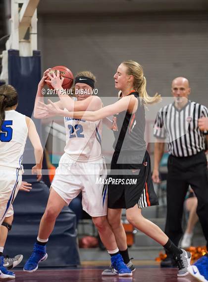 Thumbnail 3 in Lakewood vs. Highlands Ranch (CHSAA 5A  Great 8) photogallery.