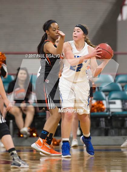 Thumbnail 3 in Lakewood vs. Highlands Ranch (CHSAA 5A  Great 8) photogallery.