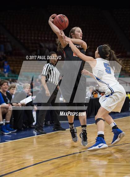 Thumbnail 3 in Lakewood vs. Highlands Ranch (CHSAA 5A  Great 8) photogallery.