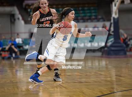 Thumbnail 2 in Lakewood vs. Highlands Ranch (CHSAA 5A  Great 8) photogallery.