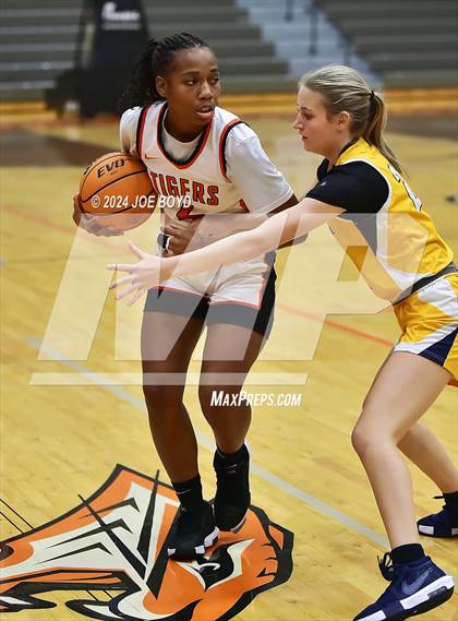 Thumbnail 3 in Buckhorn @ Grissom photogallery.