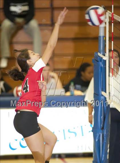 Thumbnail 3 in El Camino Real vs. Cleveland photogallery.