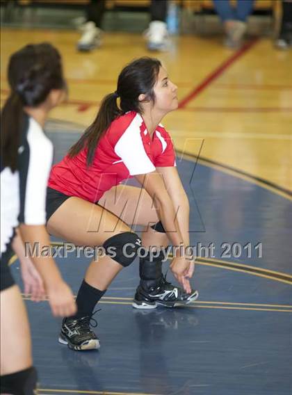 Thumbnail 1 in El Camino Real vs. Cleveland photogallery.