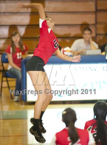 Thumbnail 3 in El Camino Real vs. Cleveland photogallery.