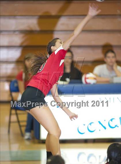 Thumbnail 2 in El Camino Real vs. Cleveland photogallery.