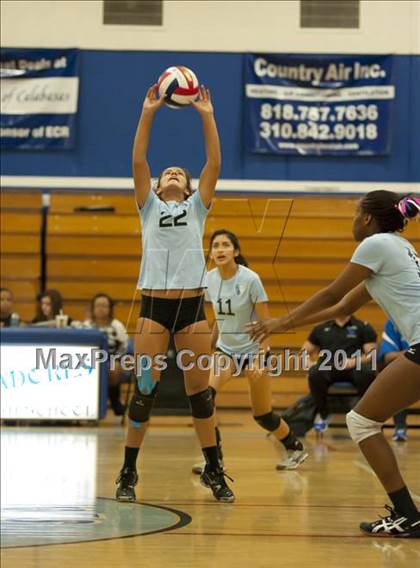 Thumbnail 3 in El Camino Real vs. Cleveland photogallery.