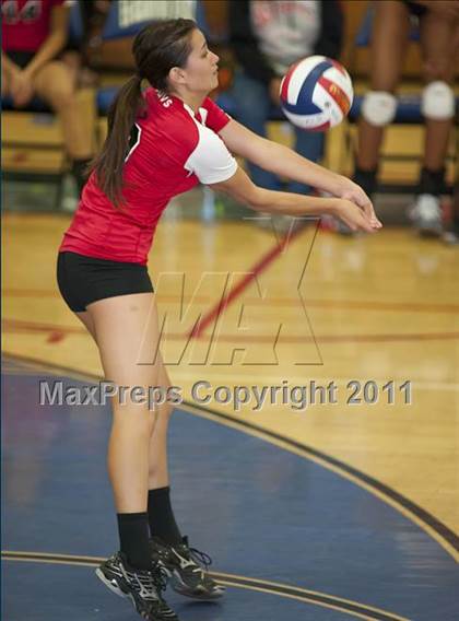 Thumbnail 3 in El Camino Real vs. Cleveland photogallery.