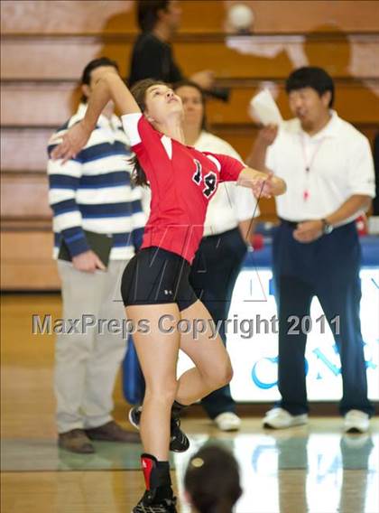 Thumbnail 1 in El Camino Real vs. Cleveland photogallery.
