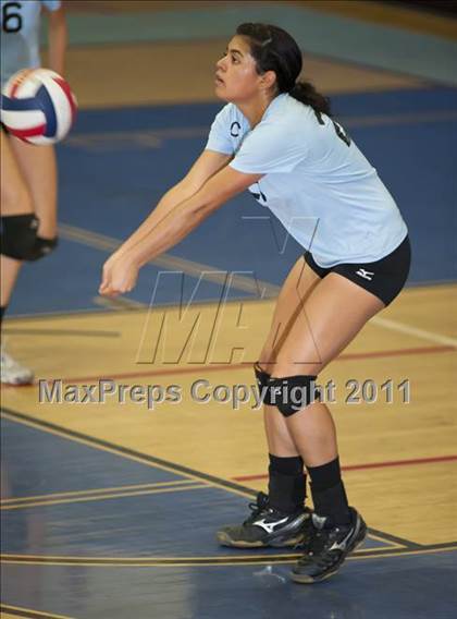 Thumbnail 3 in El Camino Real vs. Cleveland photogallery.