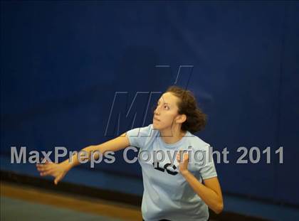 Thumbnail 1 in El Camino Real vs. Cleveland photogallery.