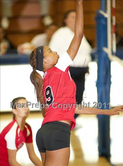 Thumbnail 3 in El Camino Real vs. Cleveland photogallery.