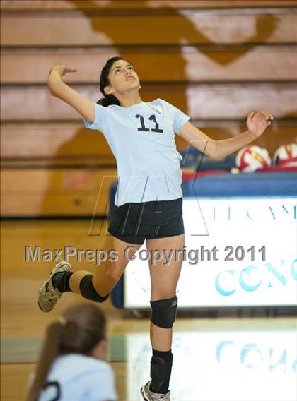 Thumbnail 2 in El Camino Real vs. Cleveland photogallery.
