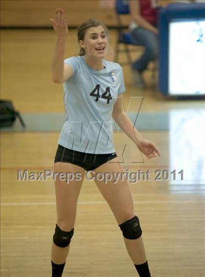 Thumbnail 1 in El Camino Real vs. Cleveland photogallery.