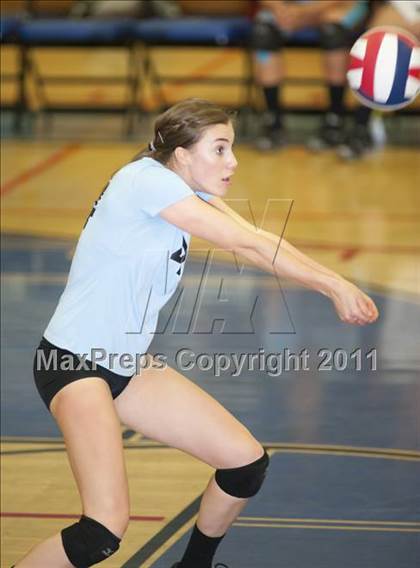 Thumbnail 1 in El Camino Real vs. Cleveland photogallery.