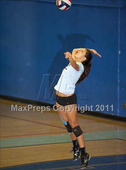 Thumbnail 2 in El Camino Real vs. Cleveland photogallery.
