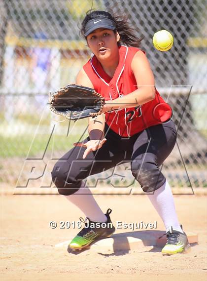 Thumbnail 2 in Troy vs. Samueli Academy photogallery.
