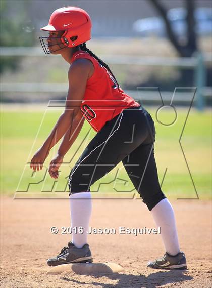 Thumbnail 2 in Troy vs. Samueli Academy photogallery.