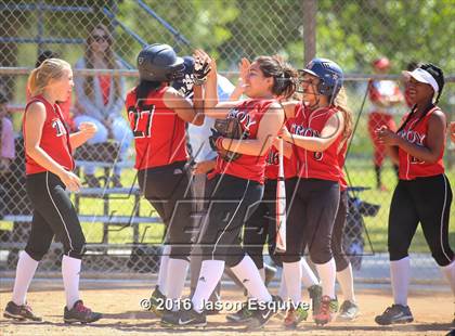 Thumbnail 1 in Troy vs. Samueli Academy photogallery.