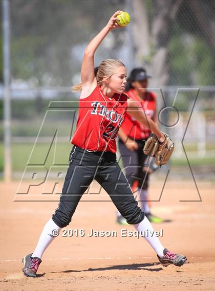 Thumbnail 2 in Troy vs. Samueli Academy photogallery.