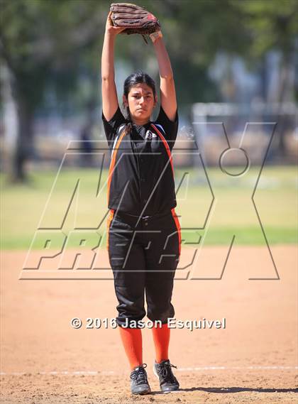 Thumbnail 2 in Troy vs. Samueli Academy photogallery.
